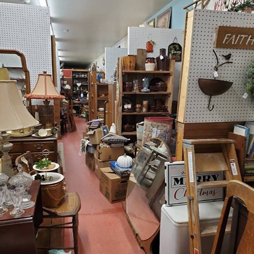 Rivermill Antique Mall located in Wallnd TN on the edge of Townsend TN.